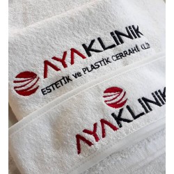Logo nakışlı havlu seti ve cilt bakım bandı üretimi 