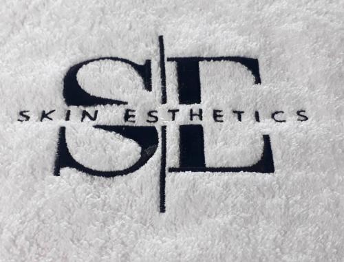 Estetik Kliniği havlusu özel logo nakışlı üretim